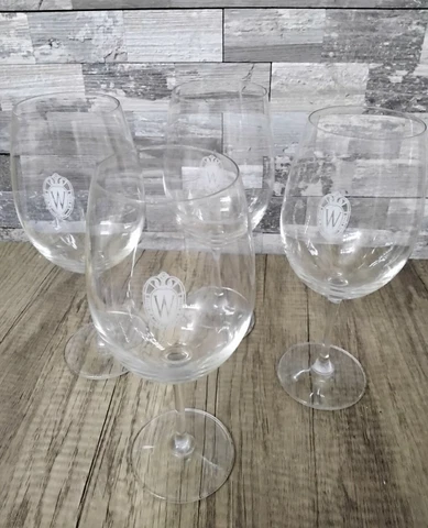 Vintage University of Wisconsin Badgers Wine Glasses set of 4 Etched W Excellent Cover