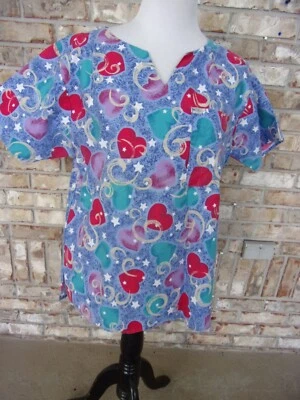 CREST  SCRUB TOP  SZ M   COLORFUL HEARTS/STARS   PRINT COTTON BLEND S/S V NECK - Image 1 of 4