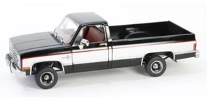 Chevrolet Silverado K10 - 1986 - negro / plata - Greenlight 1:18 - Imagen 1 de 6