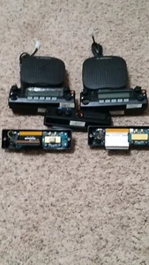 2 MOTOROLA XTL 2500 CONTROL HEADS AND SPEAKERS WITH EXTRA'S - Zdjęcie 1 z 5