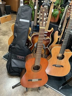 Yamaha G70D classical guitar Nippon Gakki made in Japan 1967-1974 v.good w/ case - Image 1 of 4