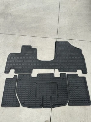 Juego de alfombrillas delanteras y de segunda fila Honda Odyssey 2005 2006 2007 OEM de goma negra Foto 1 de 4