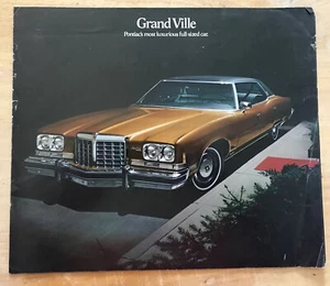 Pontiac Grand Ville 1974 carpeta de folleto de ventas de autos originales - Imagen 1 de 5