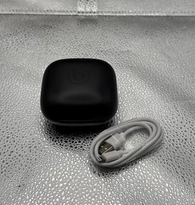 Powerbeats Pro Replacement Charging Case w/Charging Cord, Tested & Works A2078 - Picture 1 of 7