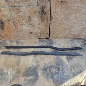 00-07 Ford F250 F350 Front Right Lower Inner/Outer Window Seal - Picture 1 of 3