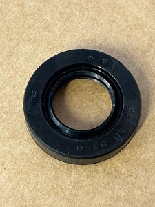 Yamaha TTR 125 Rear Wheel Seal Genuine 9310620033 - Picture 1 of 2