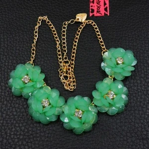 Betsey Johnson Crystal Flowers Beauty Pendant Charm Gold Necklace Free Gift Bag - Picture 1 of 3