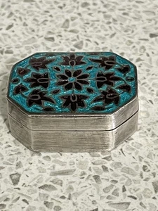 SMALL SILVER & TURQUOISE ENAMEL HINGED OCTAGONAL TRINKET BOX MAROON FLOWERS - Picture 1 of 8