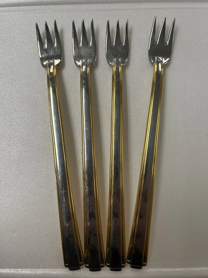 Set Of 4 Oneida Cake Forks - Image 1 of 2