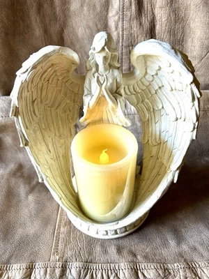 Figura candelabro ángel rezando con vela LED - 9" de alto Foto 1 de 4