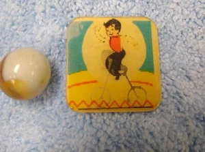 Vintage Cracker Jack Anhänger Preis Junge auf Fahrrad (bewegt) - Bild 1 von 5