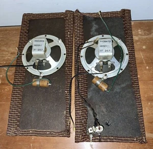 Pair of vintage Magnavox 5" console 580503-1 137 247 -removed in working cond. - Picture 1 of 6