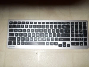 wireless TOSHIBA key board only. no mouse, in very good condition. - Picture 1 of 8