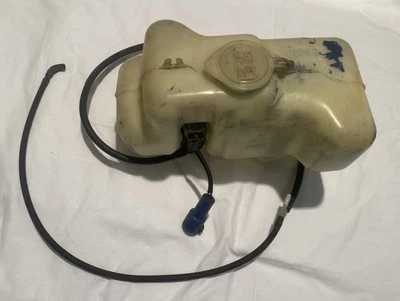 82-85 Toyota Celica Windshield Washer Fluid Bottle ST GT GT-S - Imagem 1 de 4