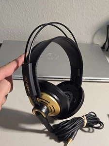 AKG K141 Studio Austria Auriculares Monitor Dorado 55 ohmios Negro - Imagen 1 de 19