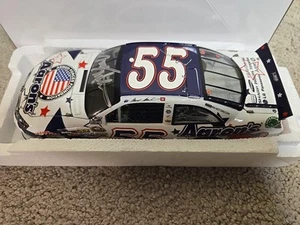 2012 Mark Martin 55 Aaron's Nascar Unites Autographed 1/24 Lionel Diecast 1/696 - Picture 1 of 5