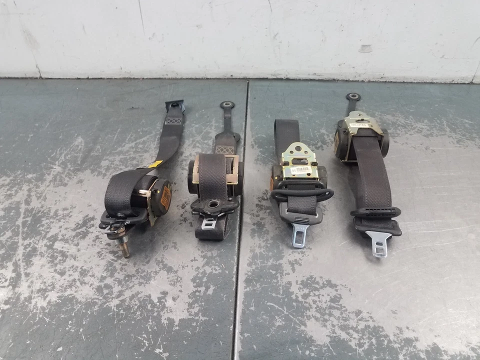 2005 Pontiac GTO  Seat Belt Set #2371 S1 - Image 1 of 4