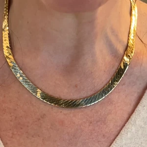 7.5mm 18inch Unisex Herringbone Chain Flat Link Necklace in 14k Yellow Gold - Picture 1 of 4