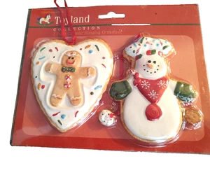 Greenbrier International Set 2 Ceramic Ornament Toyland Collection Heart Snowman - Picture 1 of 8
