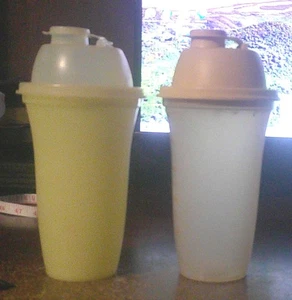2 VINTAGE TUPPERWARE SCHNELLSCHÜTTELBEHÄLTER MIT DECKEL - 844-2/844 - Bild 1 von 13