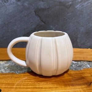 Target 2024 Hyde & Eek 15.2 fl oz Halloween Stoneware Figural White Pumpkin Mug - Picture 1 of 2