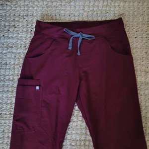 FIGS Kade Cargo Scrub Pants Small Burgundy Red Pink T21004 Medical Scrub Pockets - Picture 1 of 9