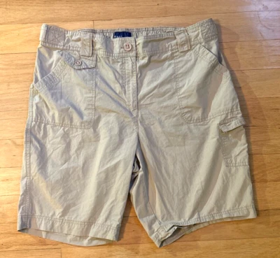 Basic Editions Classic Fit Khaki Cargo Shorts - Women's Size XL - Image 1 of 3