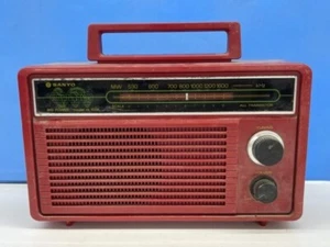 1960's SANYO PORTABLE ALL TRANSISTOR RADIO Big Power RL1005 - Picture 1 of 5