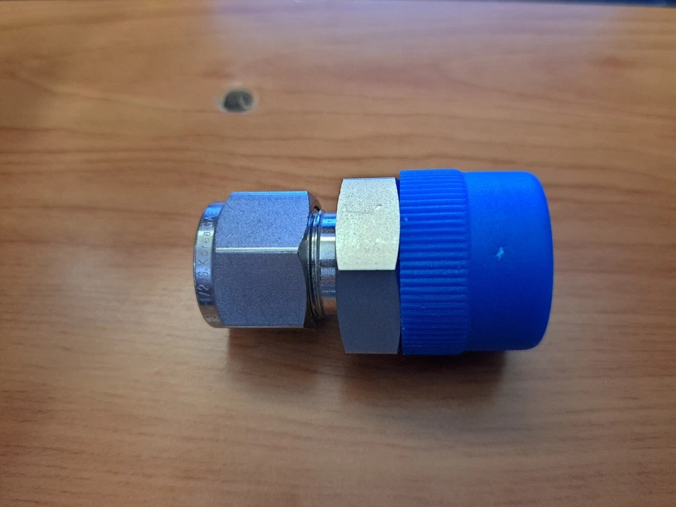 Dk-Lok DMC8-12N-S 1/2" /4 NPT(Swagelok cross ref SS-810-1-12)