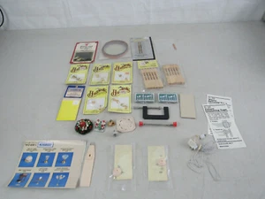 Konvolut Puppenstubendeko & Verschiedenes Bastelbedarf - Bild 1 von 12
