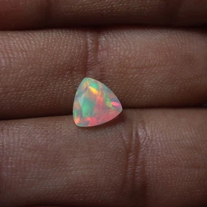8 MM Trillion Cut 1.1 Cts Natural AAA Red Yellow Green Fire Ethiopian Opal - Picture 1 of 8