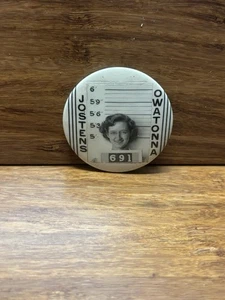 Jostens Owatonna Becher Shot Sammler Reise Button Pin - Bild 1 von 2