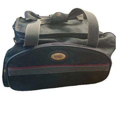 American Tourister 帆布行李袋森林绿色 16 英寸状况良好。 — 第 1/4 张图片