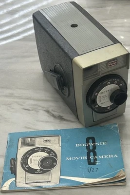 Cámara de película Kodak Brownie vintage 8 mm F 2,7 grabación vintage, manual, sin probar Foto 1 de 4