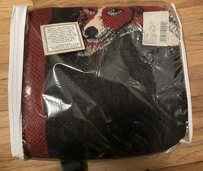 AMMI PHILLIPS “CHICA DE ROJO CON SU GATO Y PERRO” 100% ALGODÓN TEJIDO TIRO HECHO EN EE. UU. Foto 1 de 4