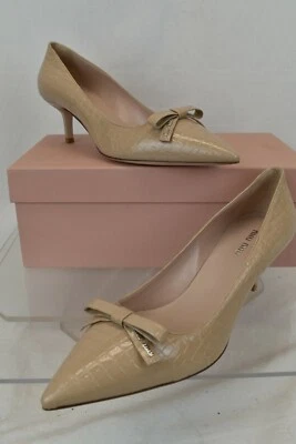 BOMBAS DE TACÓN MIU PRADA 5I851C BEIGE ESTAMPADO COCODRILO CUERO LOGO LAZO GATITO 39.5 Foto 1 de 4