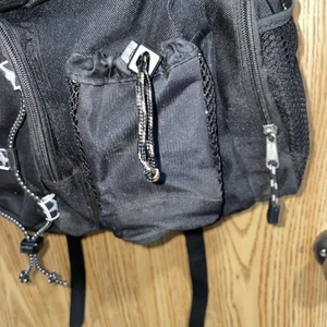 Vintage Eastsport Hiking Backpack Black Utility 9 Pockets Adult Back To School - Picture 1 of 16