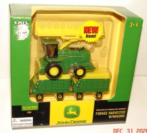 ERTL JOHN DEERE 1/64 Scale FORAGE HARVESTER W/ WAGONS Die Cast 2004 *NIB* - Picture 1 of 5