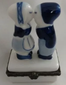 Dutch Kissing Paar klappbare Schmuckschachtel Delft blau Porzellan Holland Vintage - Bild 1 von 12