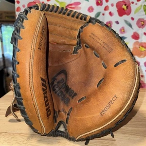 Mizuno GXC-100A Boys Broken-In Game Ready Baseball Catchers Mitt Right Throw - Picture 1 of 9