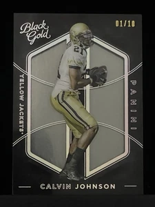 2016 Panini Black Gold Collegiate Calvin Johnson Holo White Gold /10 *#1/10 SSR* - Foto 1 di 3