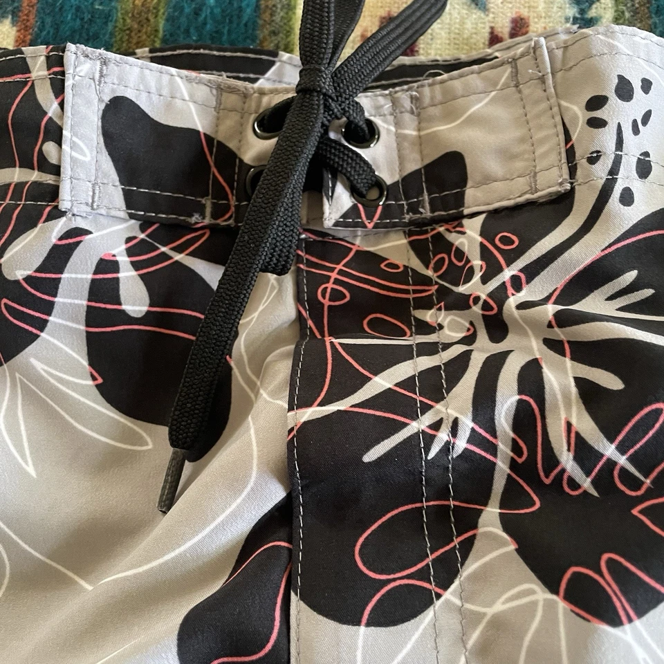 Breakwater Boardshorts Swim Trunks Mens XL Hawaiian Print Hibiscus 2 Pockets - Image 1 of 4