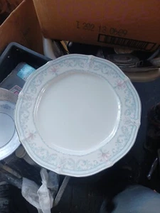 Noritake "Crown Flower" Dinner Plate (Set Of 4) - Picture 1 of 5