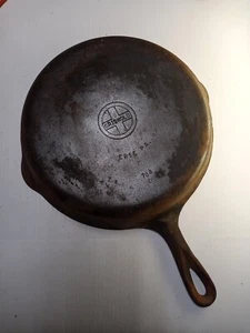 Griswold Cast Iron Skillet 8 704D - Picture 1 of 10