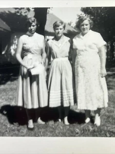 Group Of 3 Women Friends Vintage Photo Black And White 2.5x3.5” - Picture 1 of 4