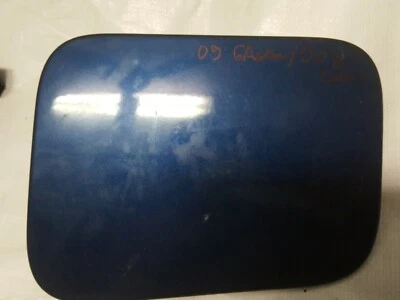 💪2007 2012 MITSUBISHI GALANT FUEL DOOR LID GAS TANK COLOR BLUE D08 - Image 1 of 4