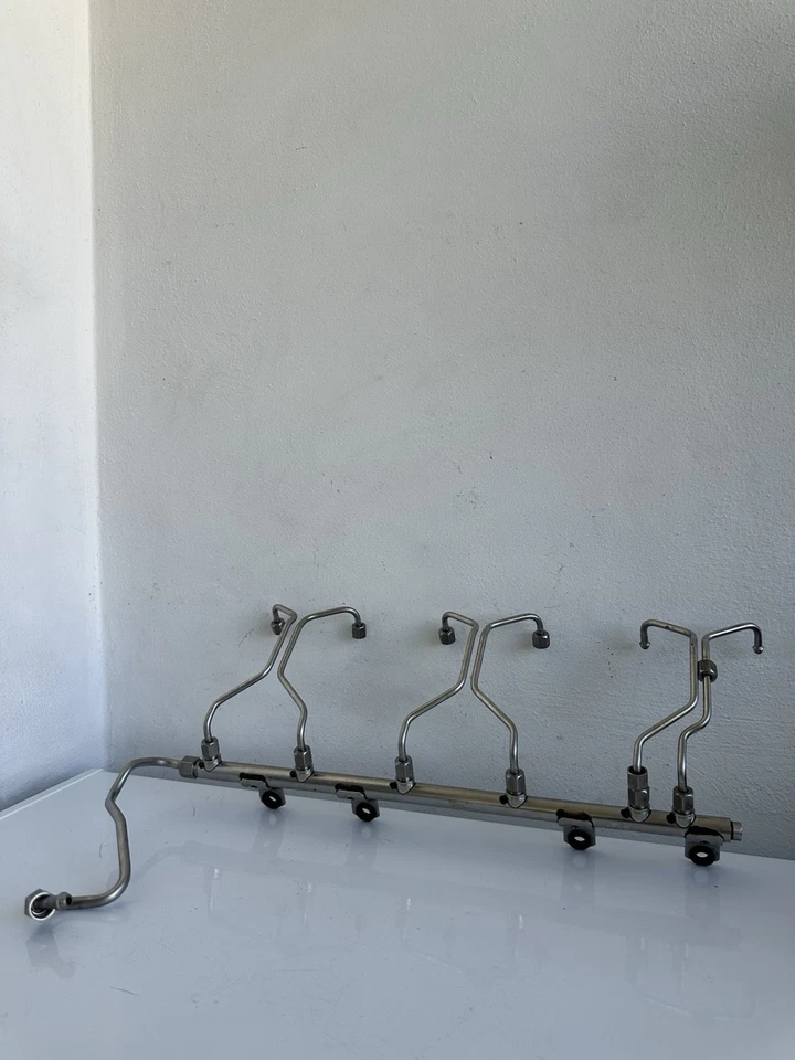 BMW E88 E90 E92 F10 F30 135 335 535 X5 X6 N55 Engine High Pressure Fuel Rail OEM - Image 1 of 4