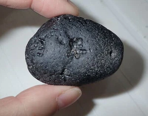 Grande Pietra Tektite Indocinite Nera 52,7 grammi 47x34x28 mm - Foto 1 di 6