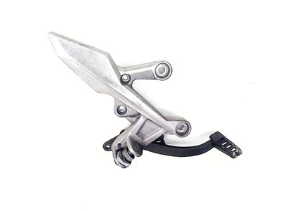 APOIO PARA OS PÉS DIANTEIRO DIREITO Honda CBR 500 R 2019-2020 (CBR500RA PC62-KK50) 2019 - Imagem 1 de 3