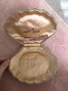 Vintage Shell Shaped Jewelry Box Pearls (Simulated) by Trifari John - Picture 1 of 10